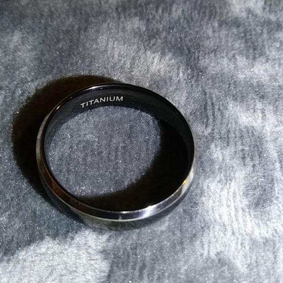 Titanium ring size 12 - Picture 3 of 5